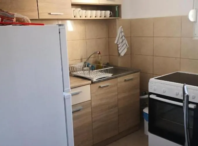 Dionis J Skála Neón Epivatón